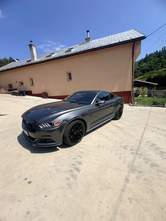 Ford Mustang pri návšteve D&P SERVIS SK